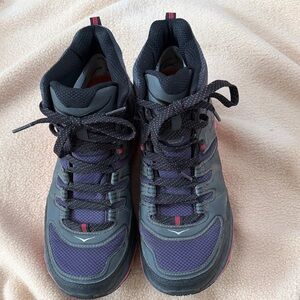 HOKA Womens Gray and Purple Mid Hiking Boots. Size 9.5